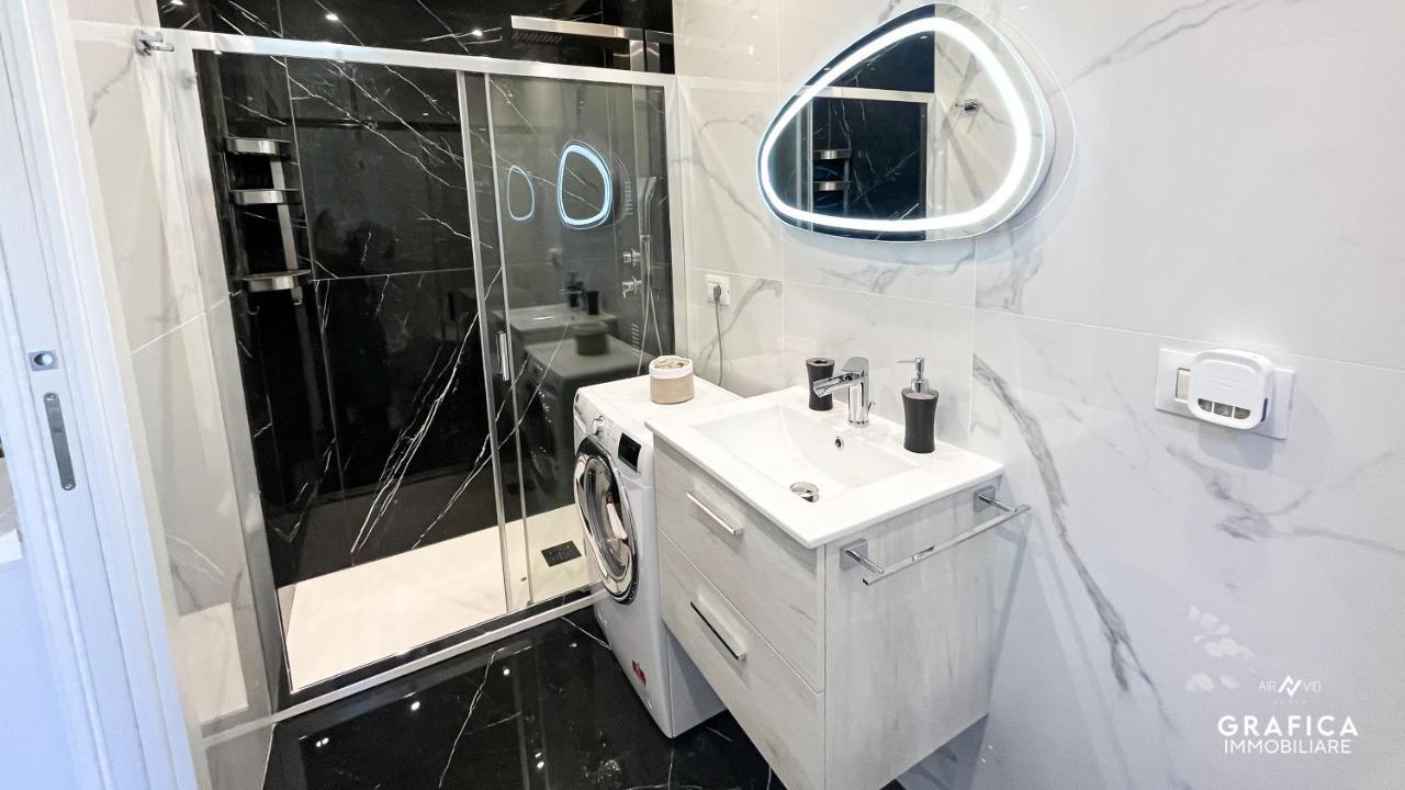 Ameli Home Luxury Apartment Taranto Ngoại thất bức ảnh